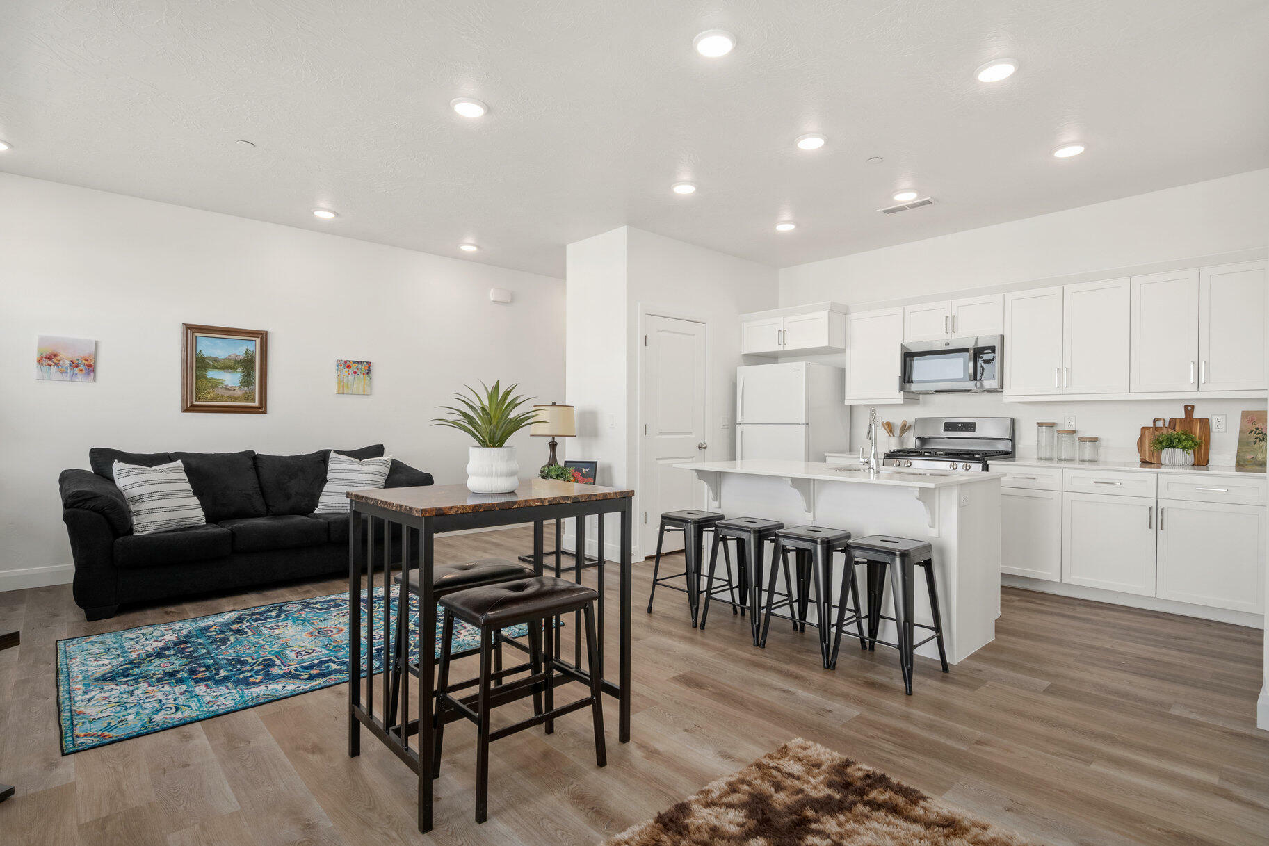 Property Photo: 5801 S Garnet #2-301 UT 84790