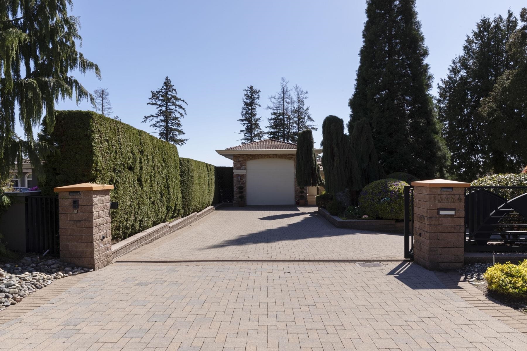 Property Photo: 13464 13A Avenue BC V4A 1C4