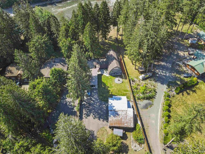 Photo de la propriété:  4235 Osborne Road  BC V4Z 1A6 