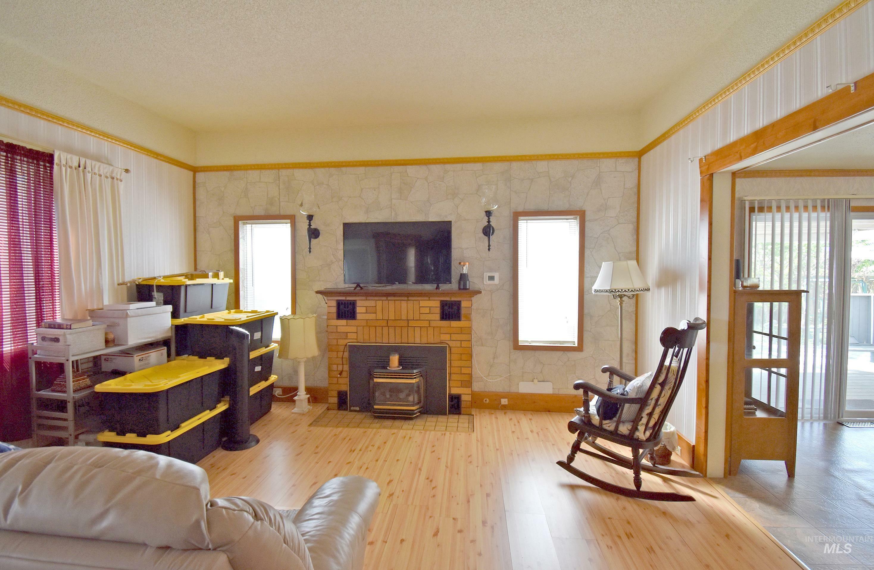 Property Photo: 1114 7th Street WA 99403