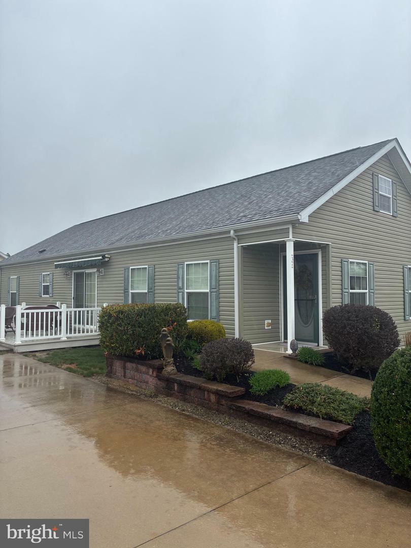 Property Photo: 37 Paul Revere Ct Paul Revere Court NJ 08332