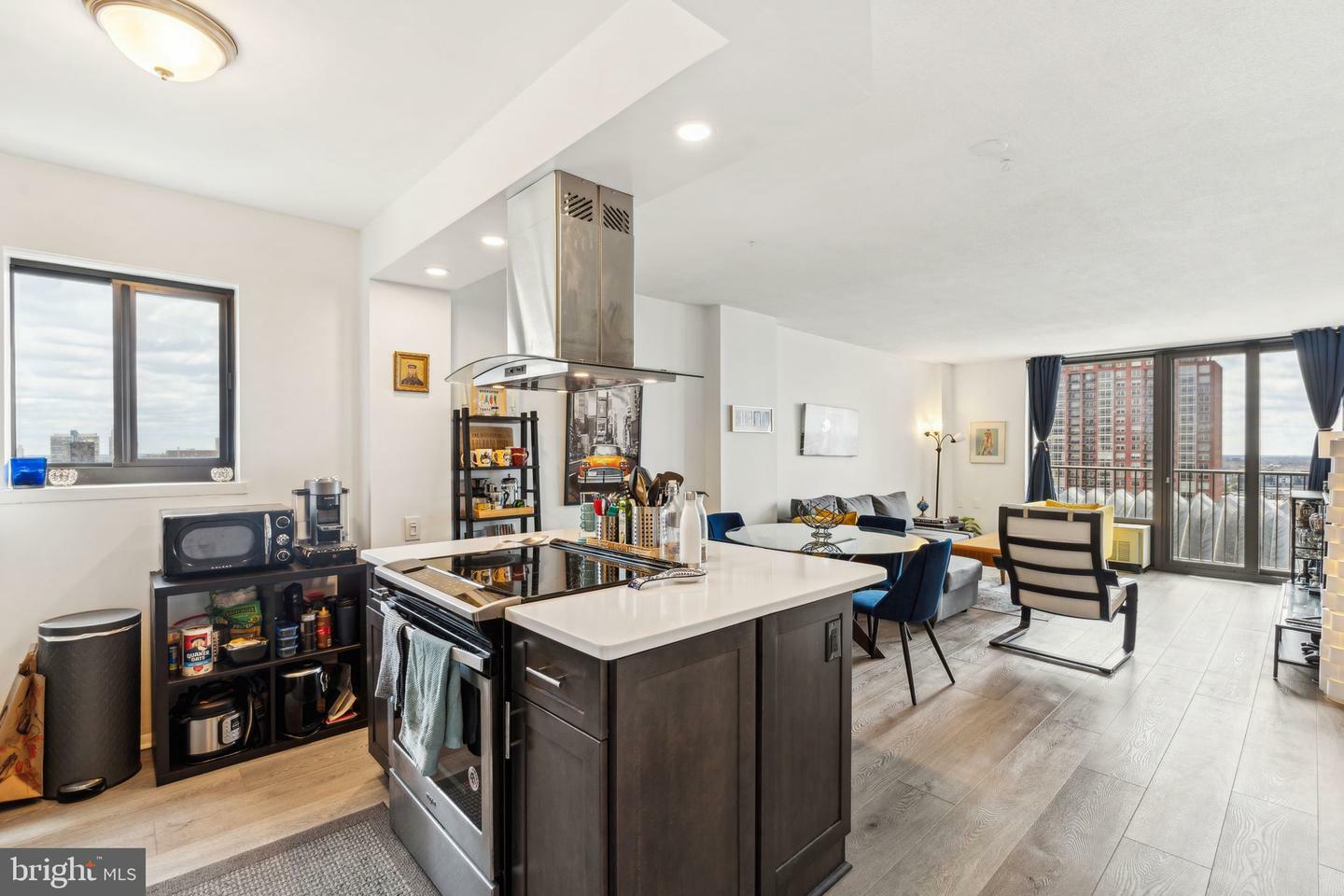 Property Photo: 1420 Locust Street 17R PA 19102