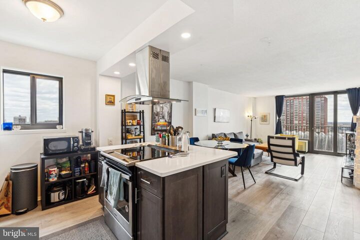 Property Photo:  1420 Locust Street 17R  PA 19102 