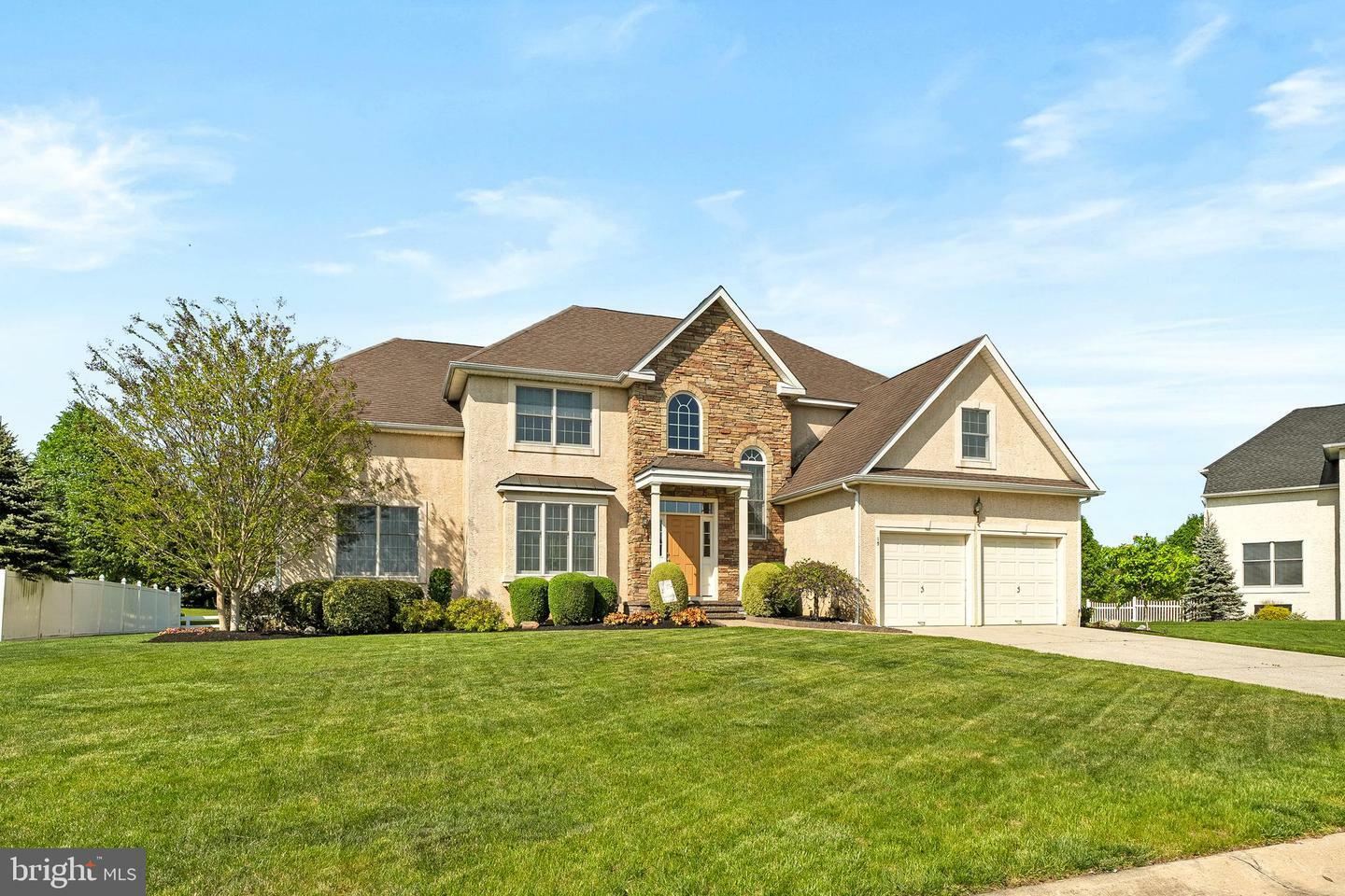 15 Heather Court  Columbus NJ 08022 photo