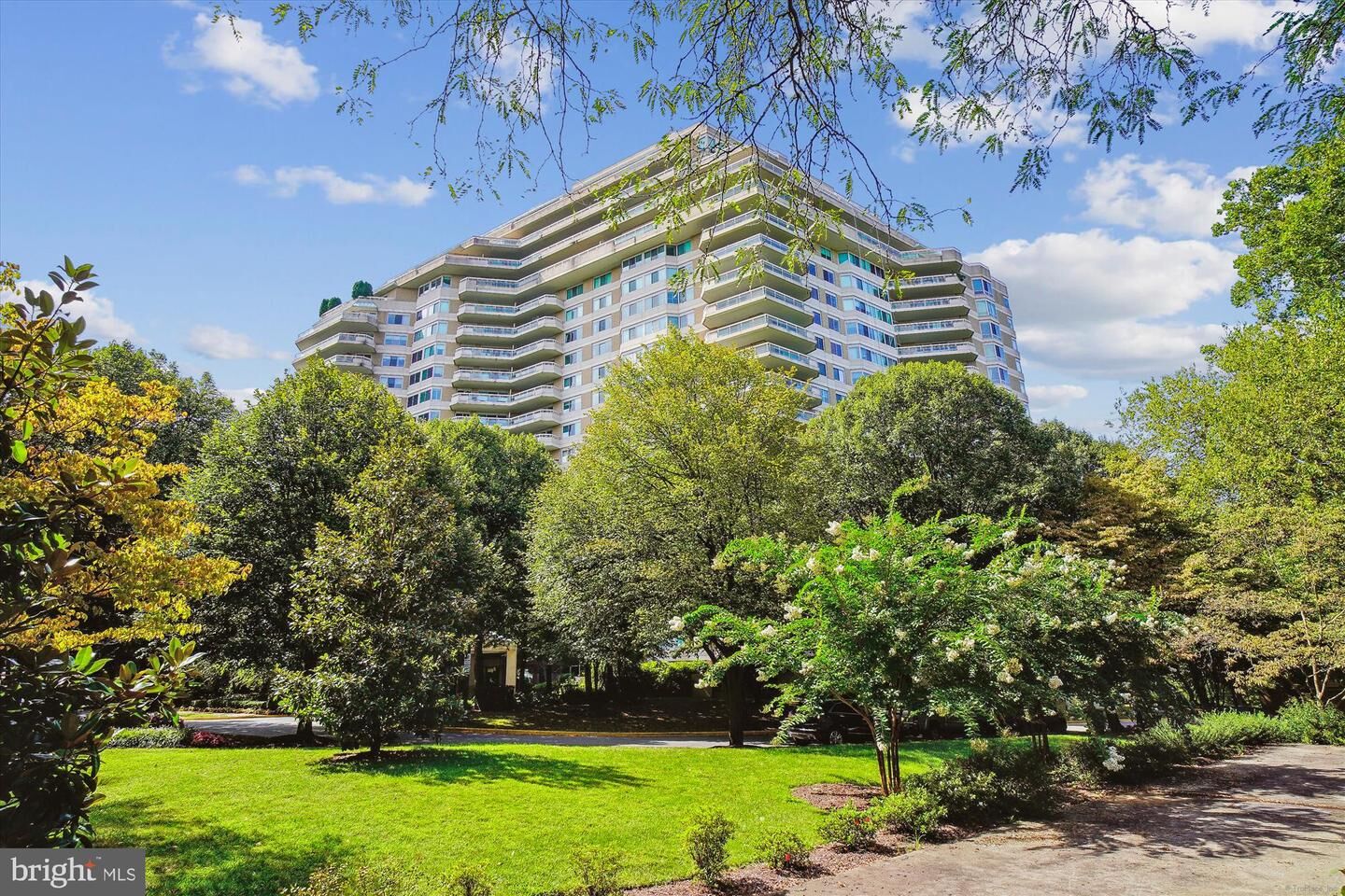 Property Photo:  5610 Wisconsin Avenue 1408  MD 20815 