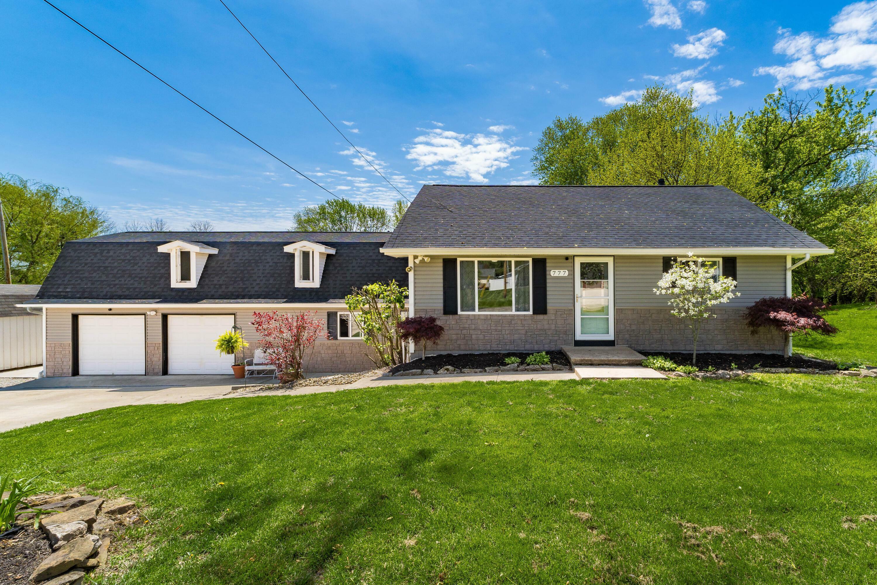 Property Photo: 777 South Street OH 43018