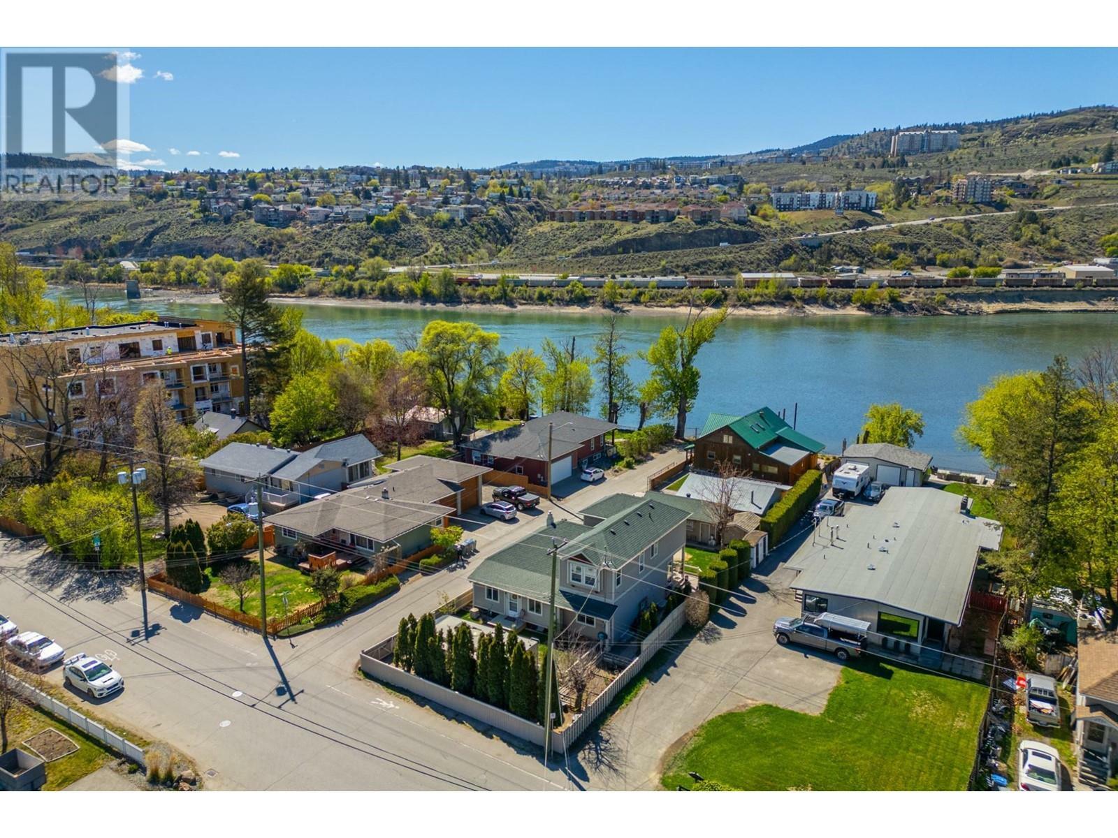 Photo de la propriété: 253 Royal Avenue BC V2B 3P4
