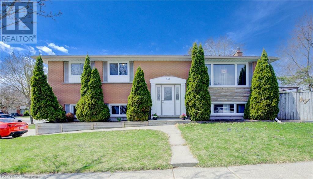 Property Photo: 669 Highpoint Avenue ON N2L 4Z4