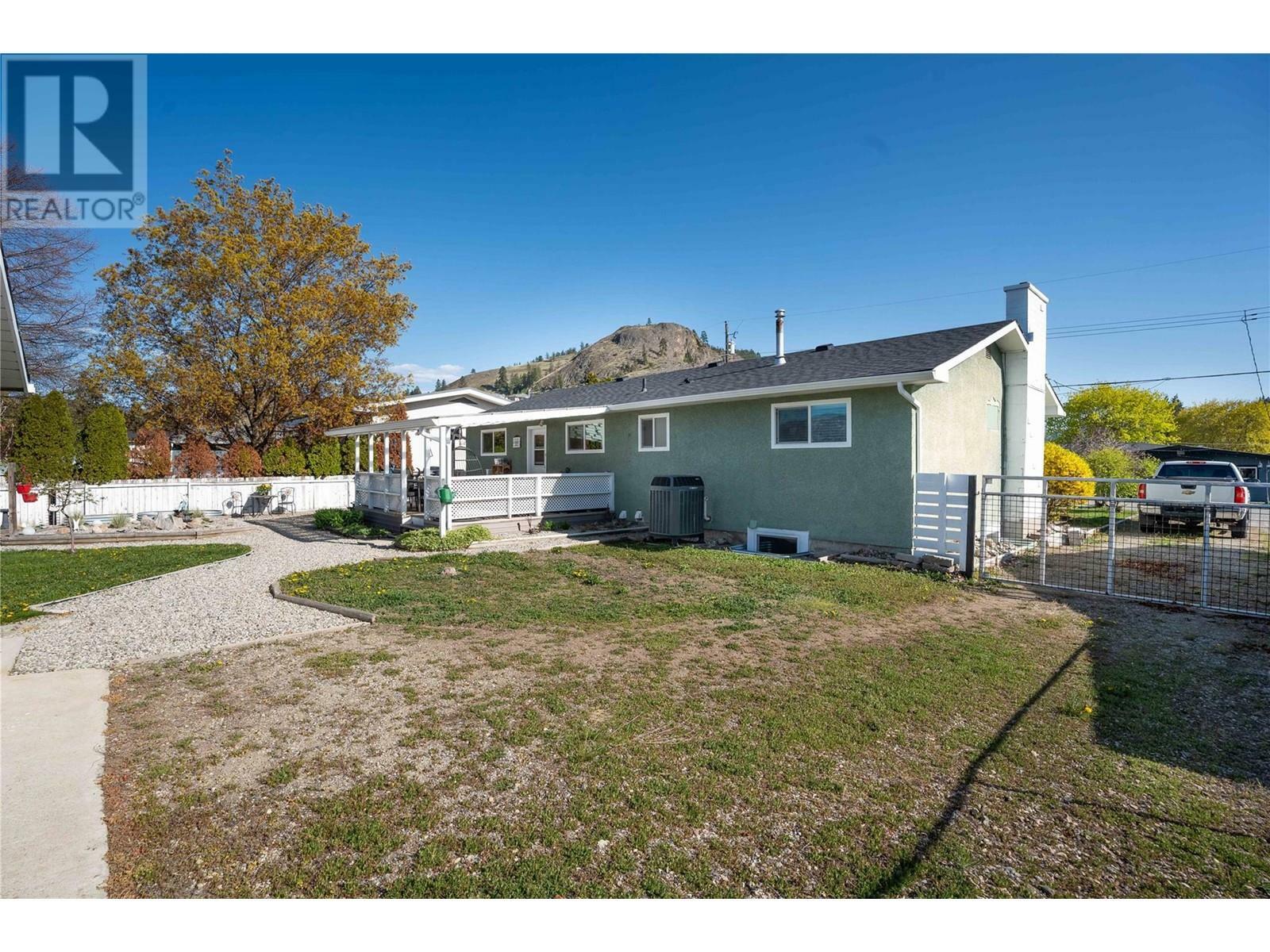 Property Photo: 12240 Saunders Crescent BC V0H 1Z0