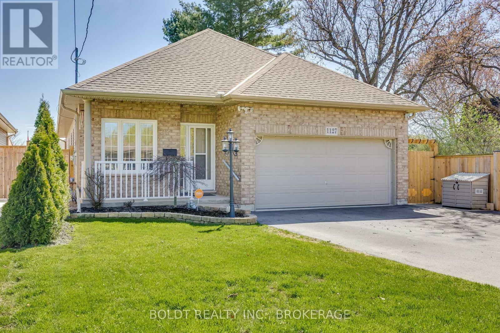 Property Photo: 1127 Pelham Street ON L3C 3E4