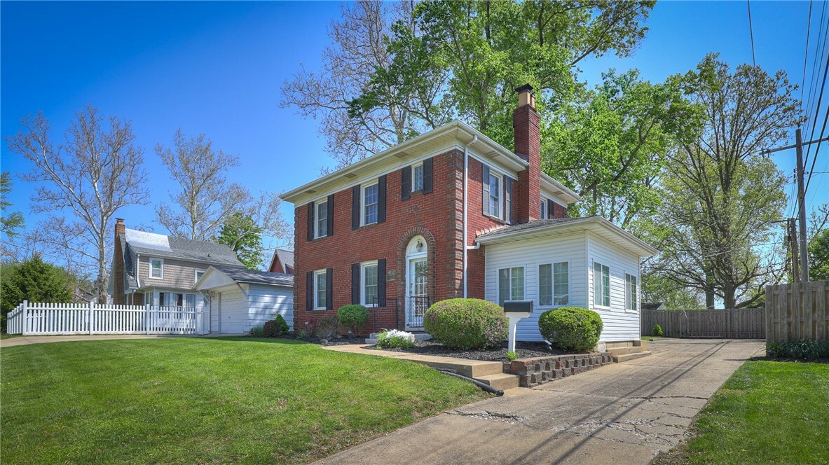 Property Photo: 530 S Westlawn Avenue IL 62522