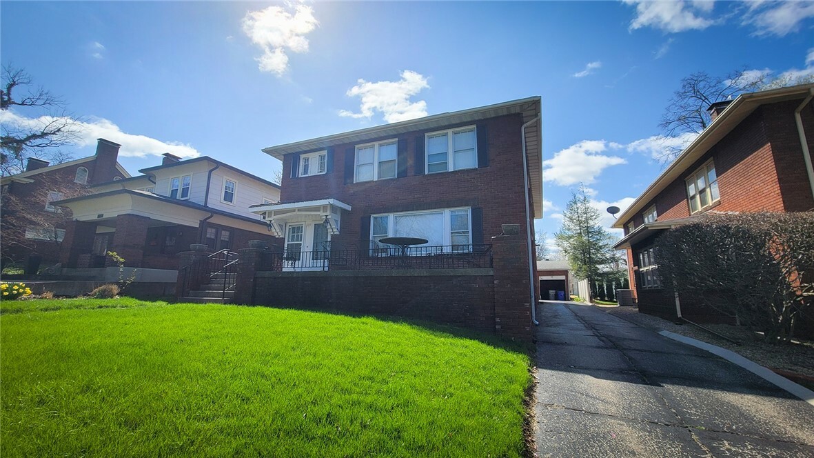Property Photo: 1527 W Macon Street IL 62522