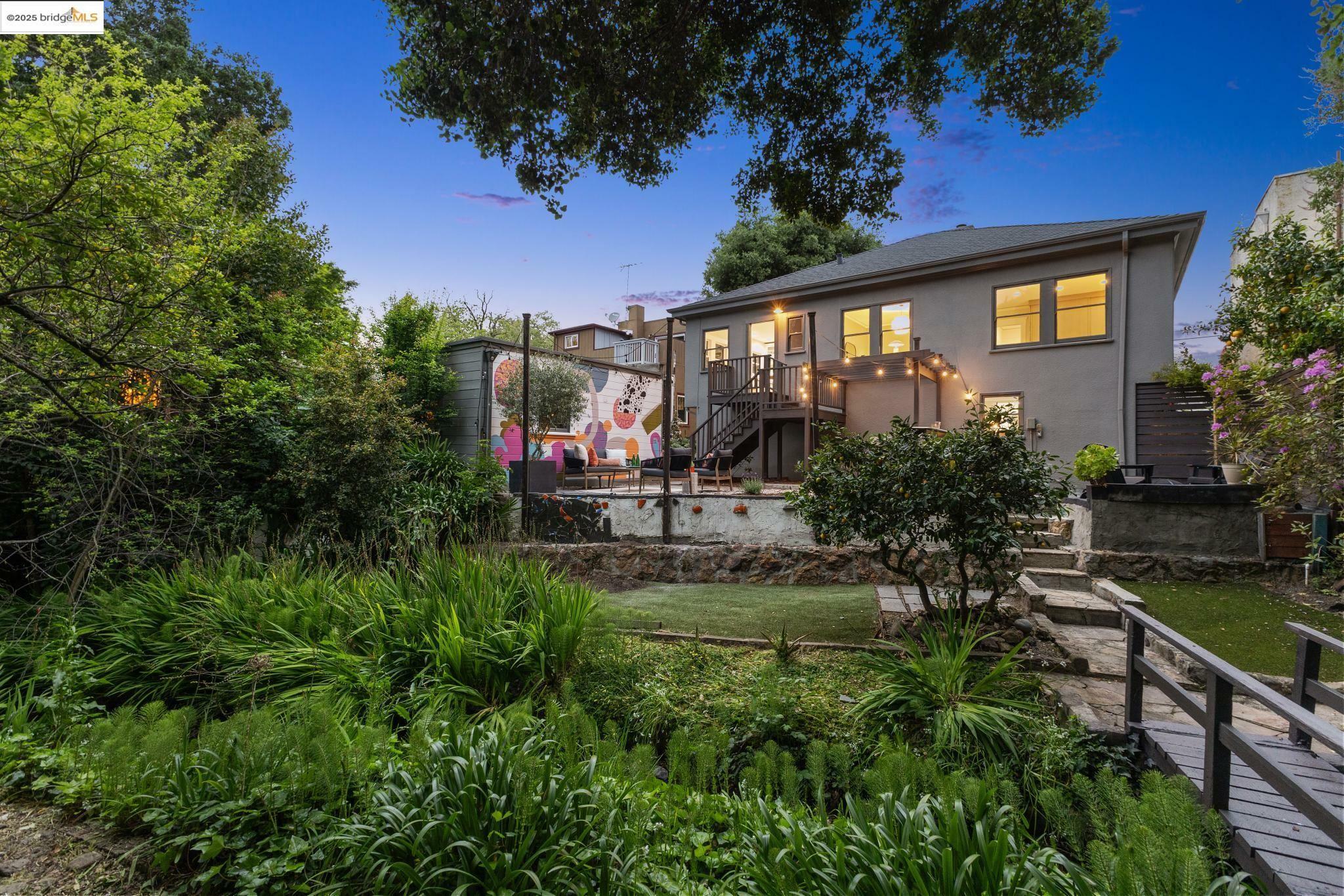 Property Photo: 6365 Florio St CA 94618