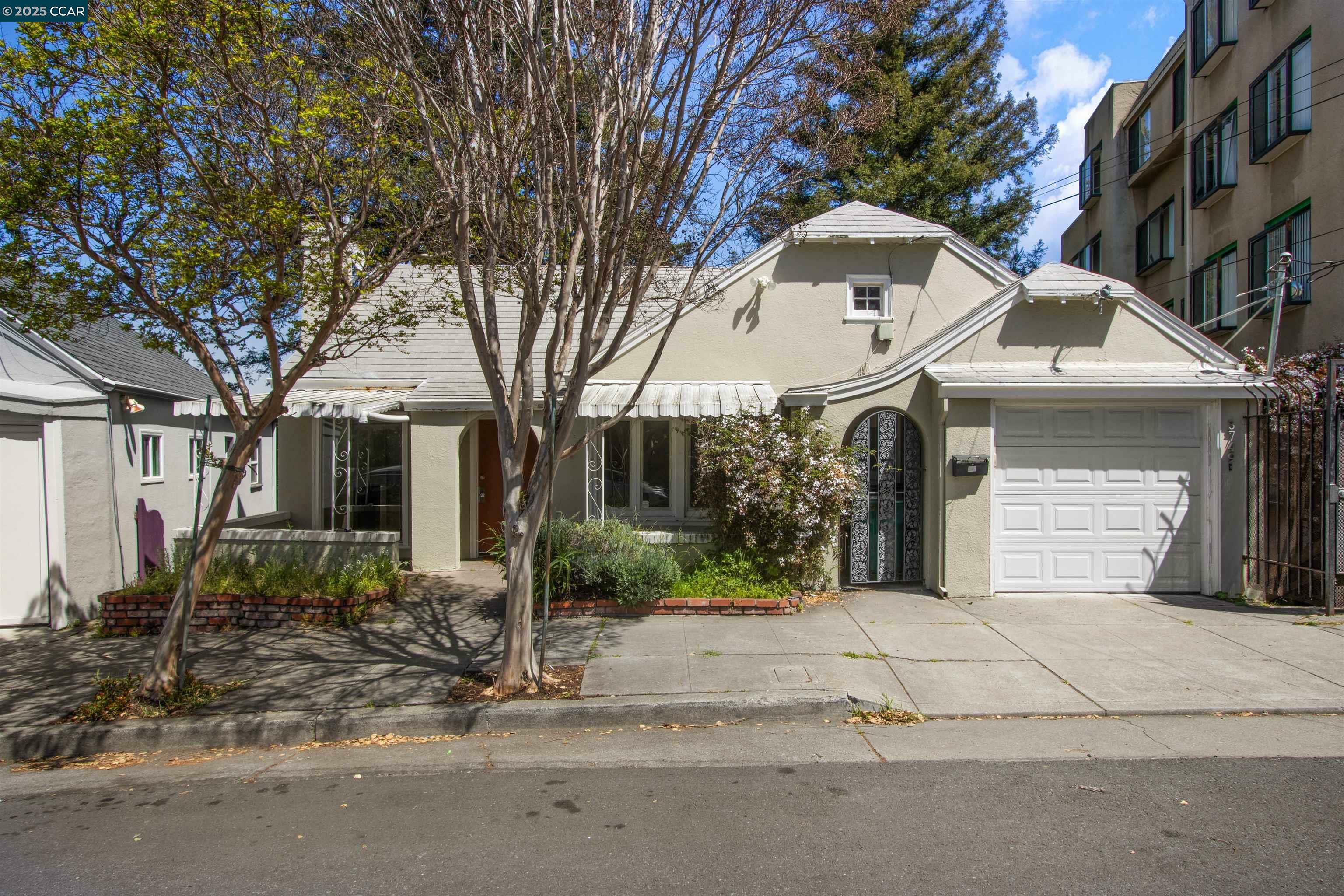 3747 Park Boulevard Way  Oakland CA 94610 photo