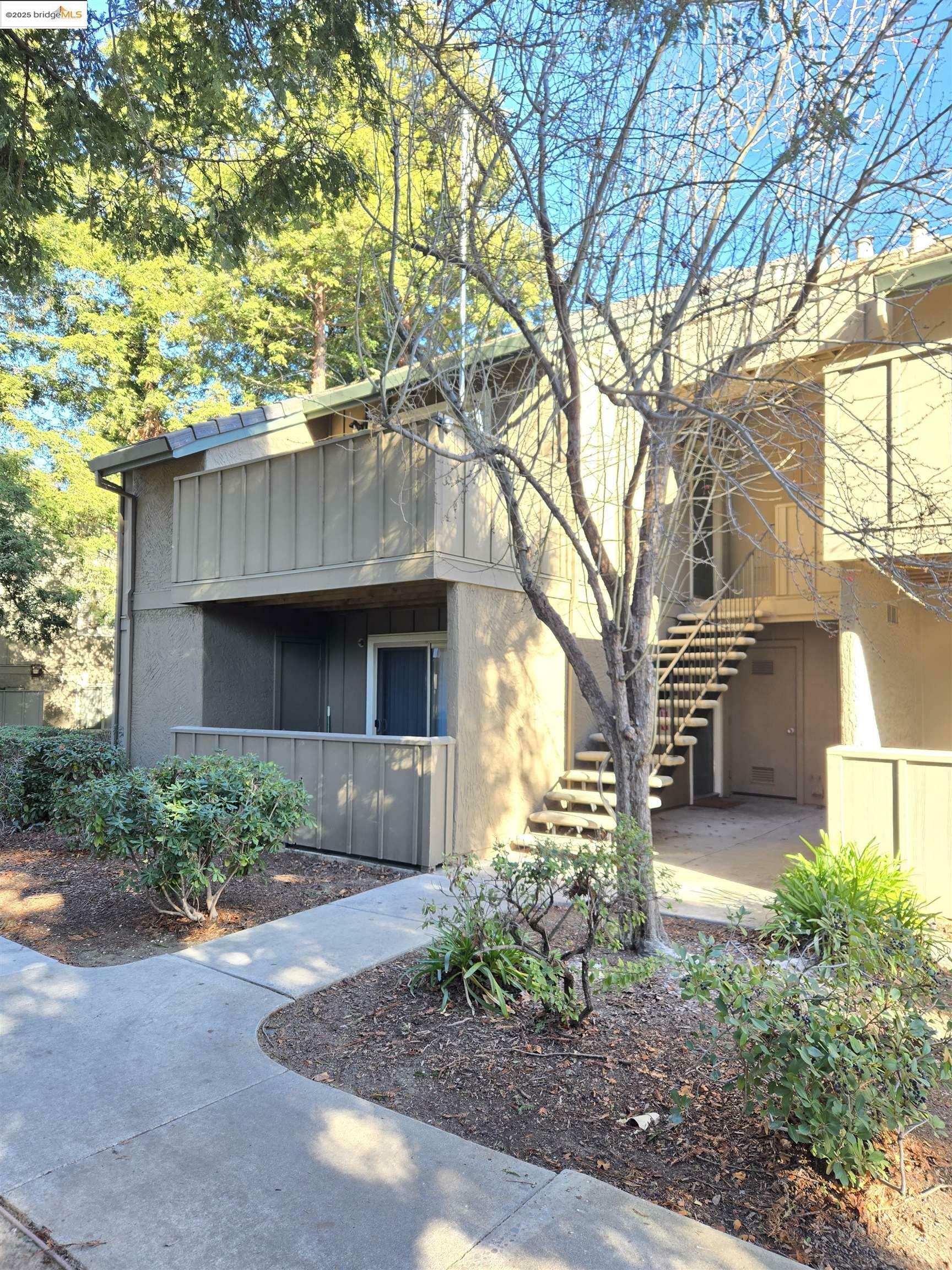 Property Photo: 1283 Lakeview Cir CA 94565