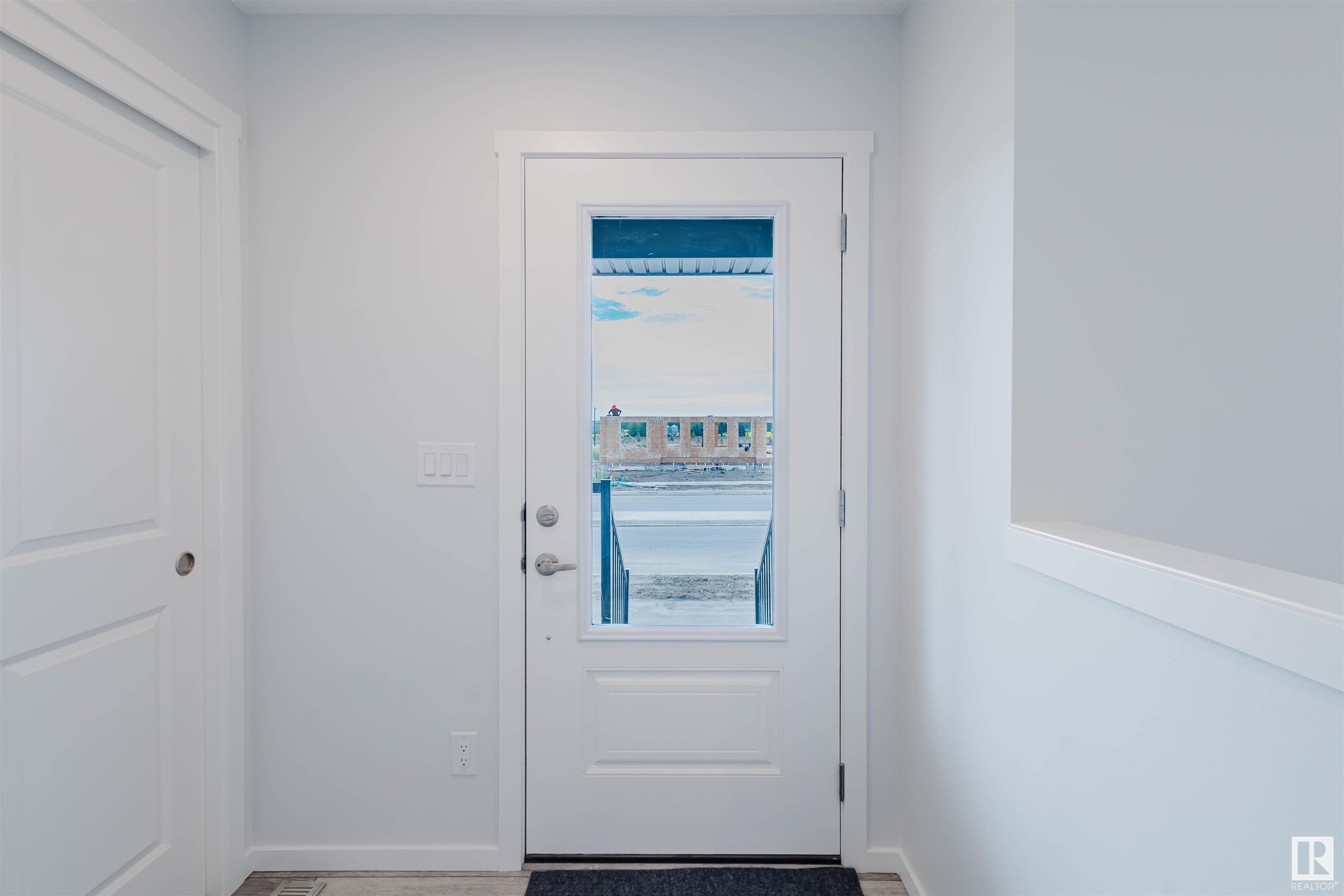 Photo de la propriété:  1026 Hearthstone Boulevard  AB T6H 5E5 
