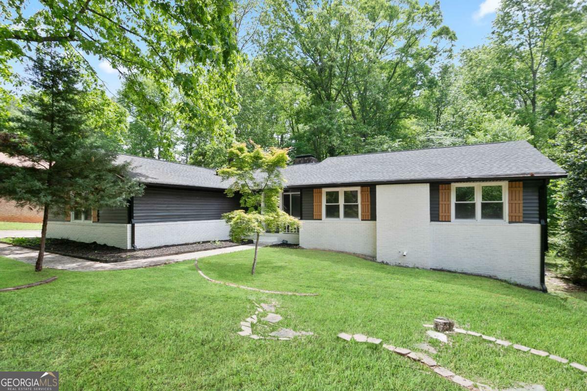 Property Photo: 831 Sweet Briar Lane SE GA 30094