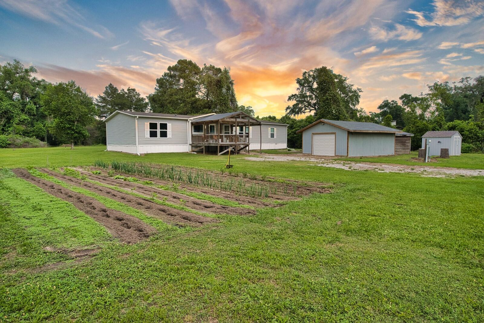Property Photo:  555 County Road 728B  TX 77480 