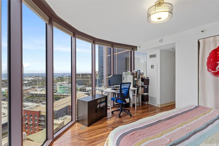 425 South Street Mauka/1701  Honolulu HI 96813 photo