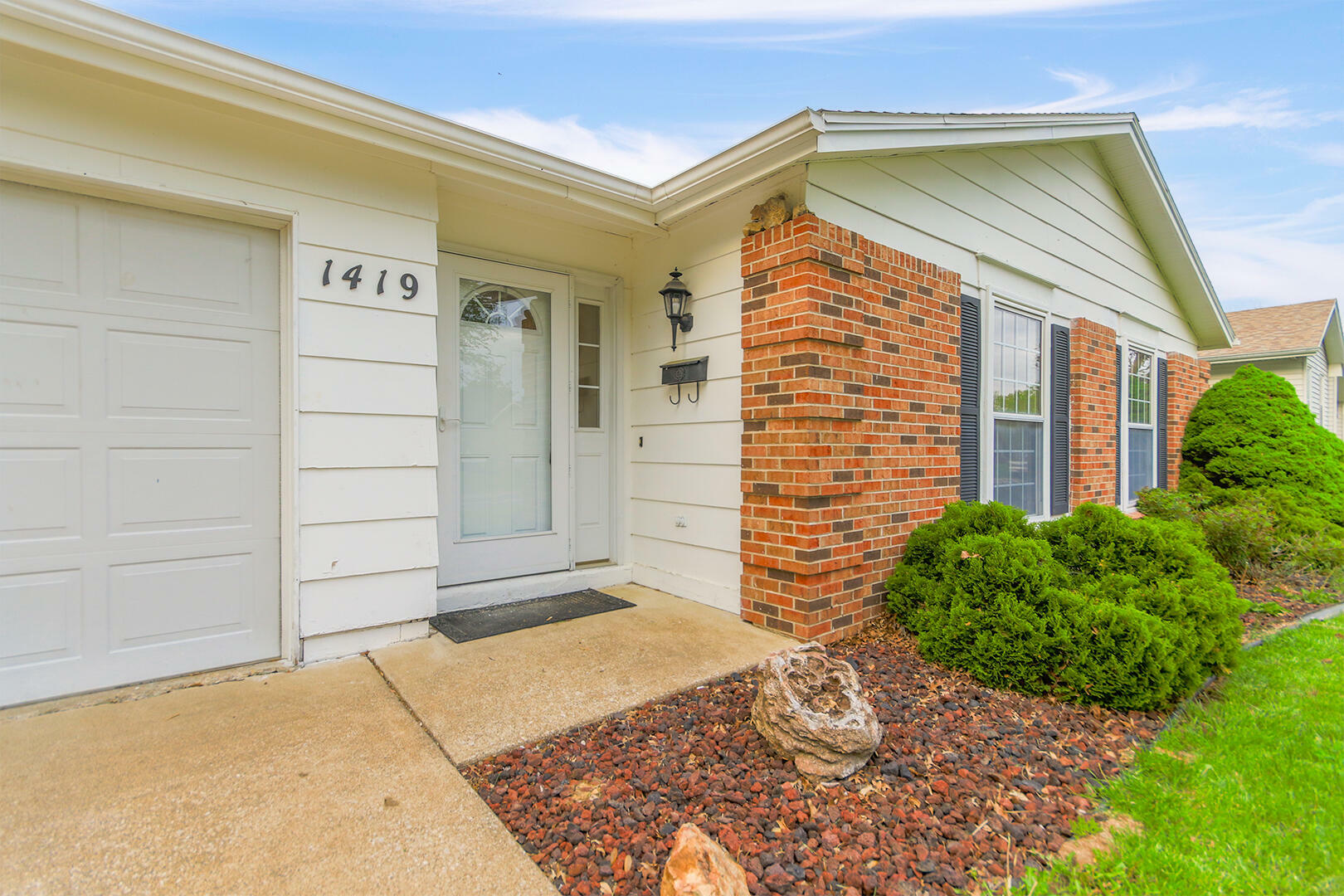 Property Photo: 1419 Rosebud Street MO 65265