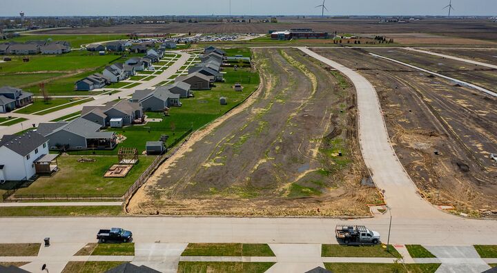 Property Photo: 923 Wild Oak Drive IA 50124