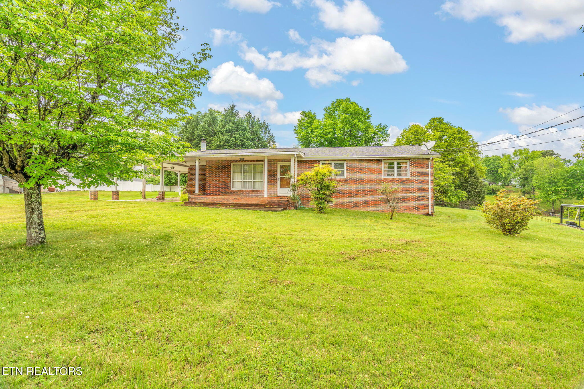 Property Photo: 205 N Walker Ave TN 37854