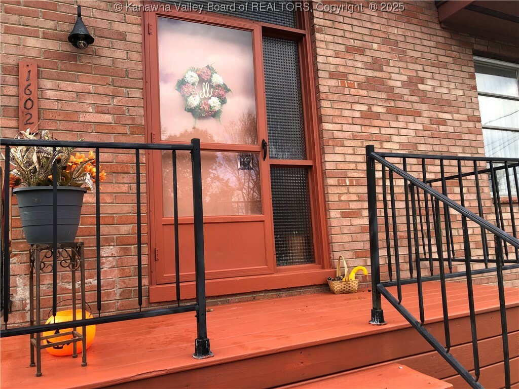 Property Photo: 1602 Ravinia Road WV 25314