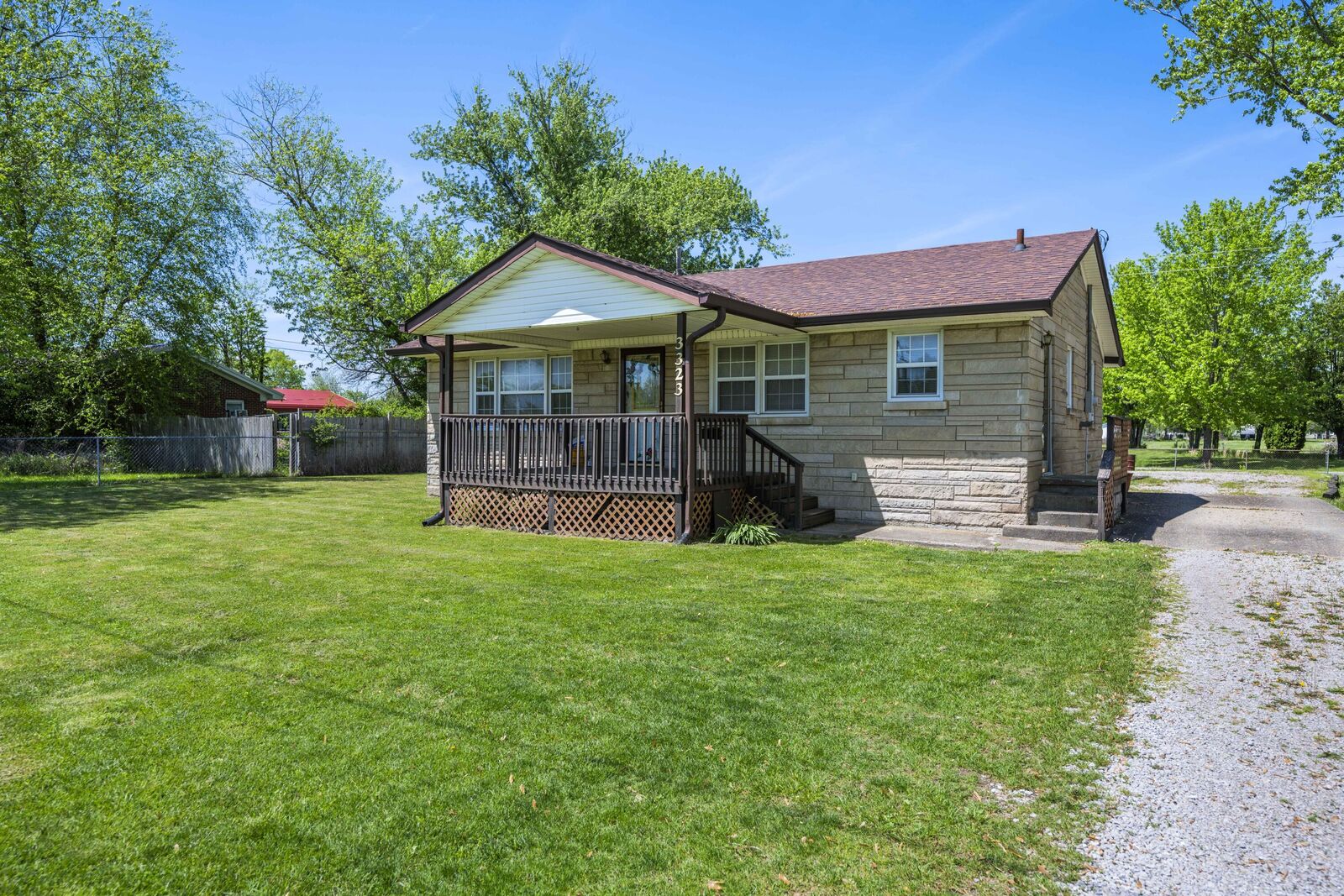 Property Photo:  3323 Irvine Road  KY 40475 