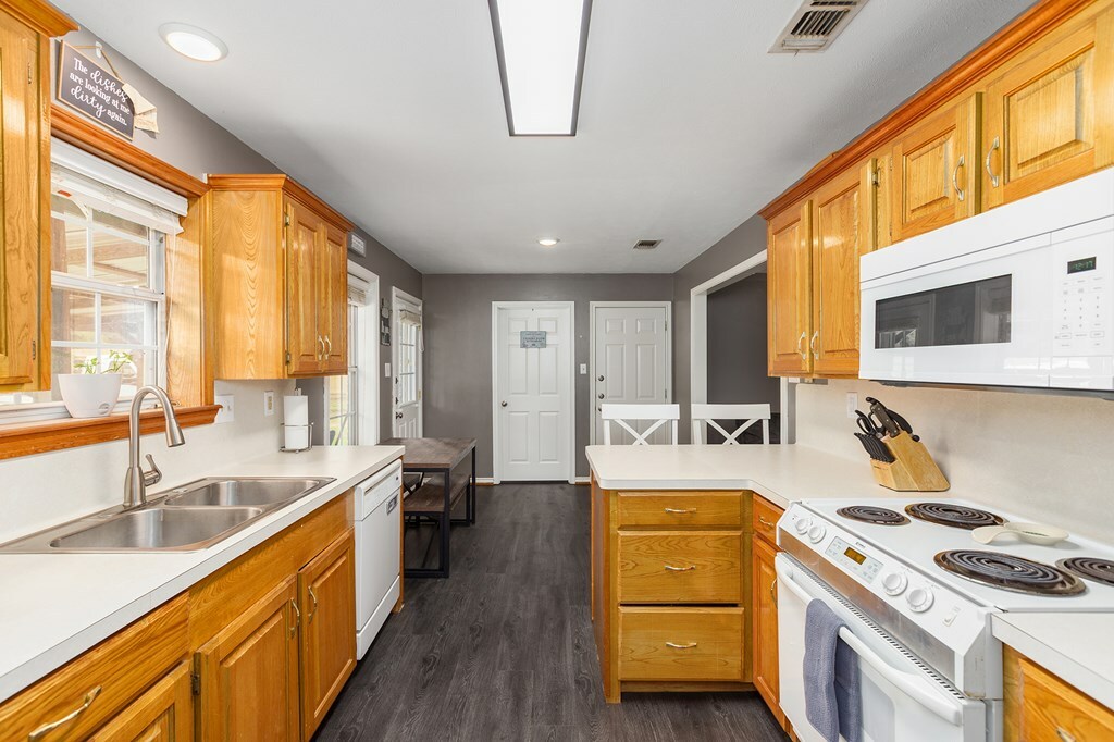 Property Photo:  190 Cr 8113  TX 75964 
