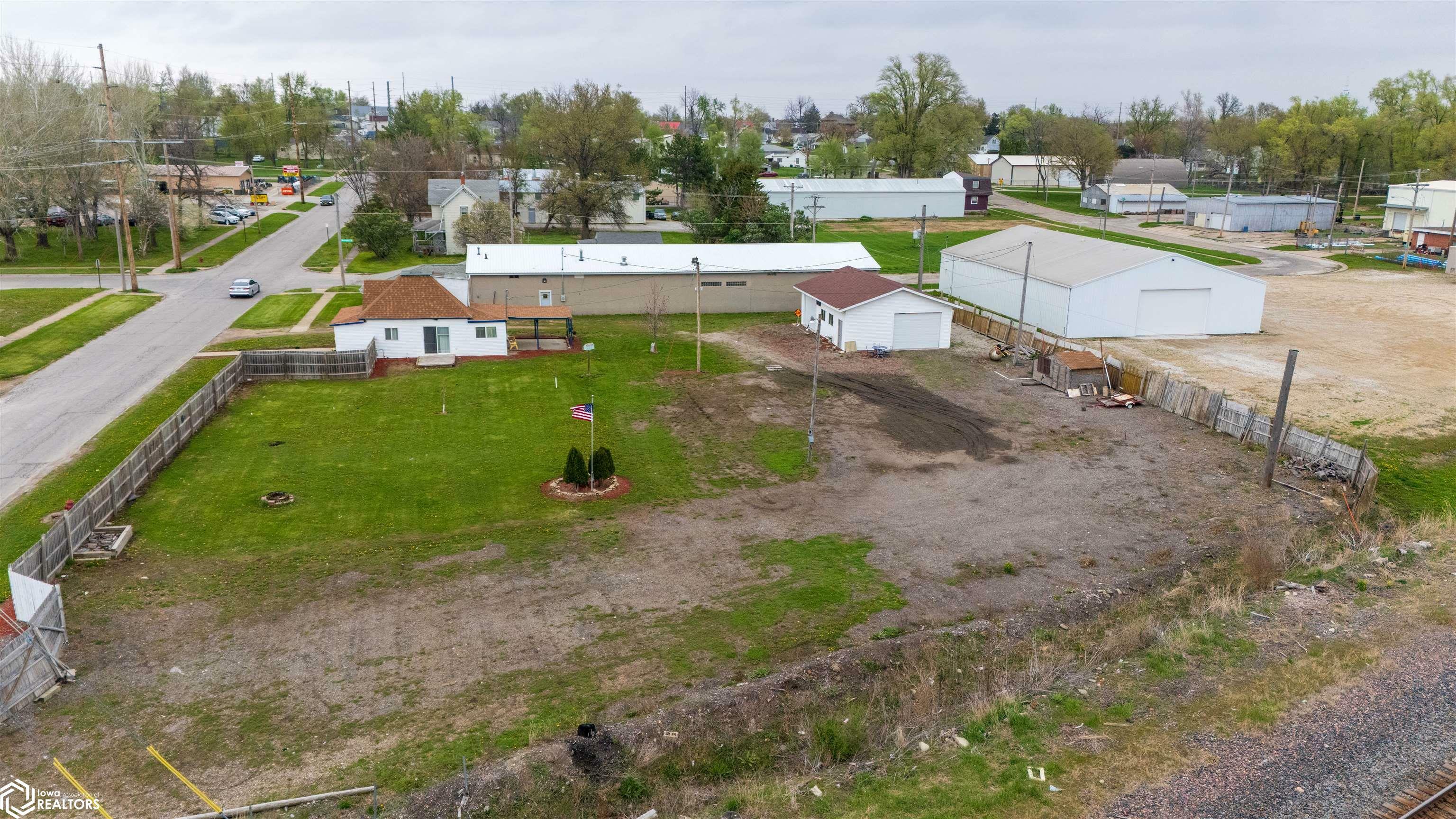 Property Photo: 704 &Amp 706 S 6th Street IA 50158