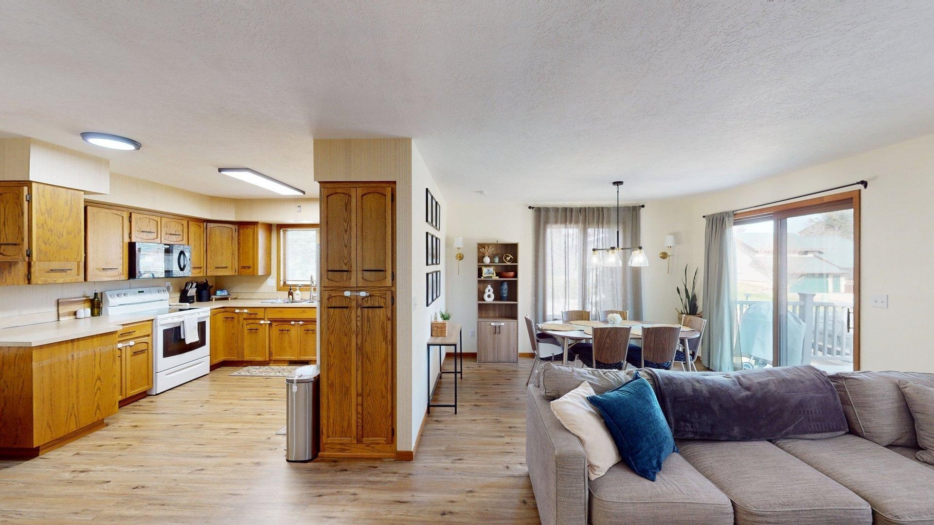 Property Photo: 2509 Bel Air Place NW ND 58703