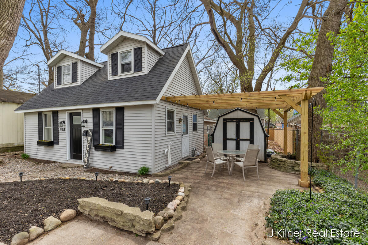 Property Photo: 938 Hazen Street SE MI 49507