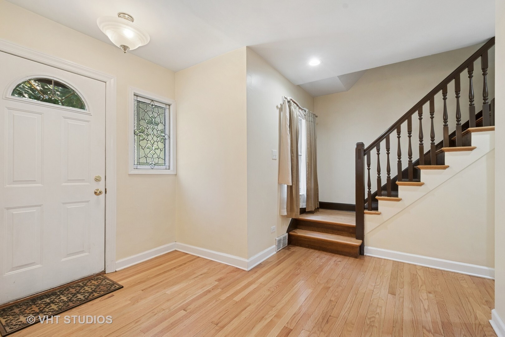 Property Photo: 8712 N Central Avenue IL 60053