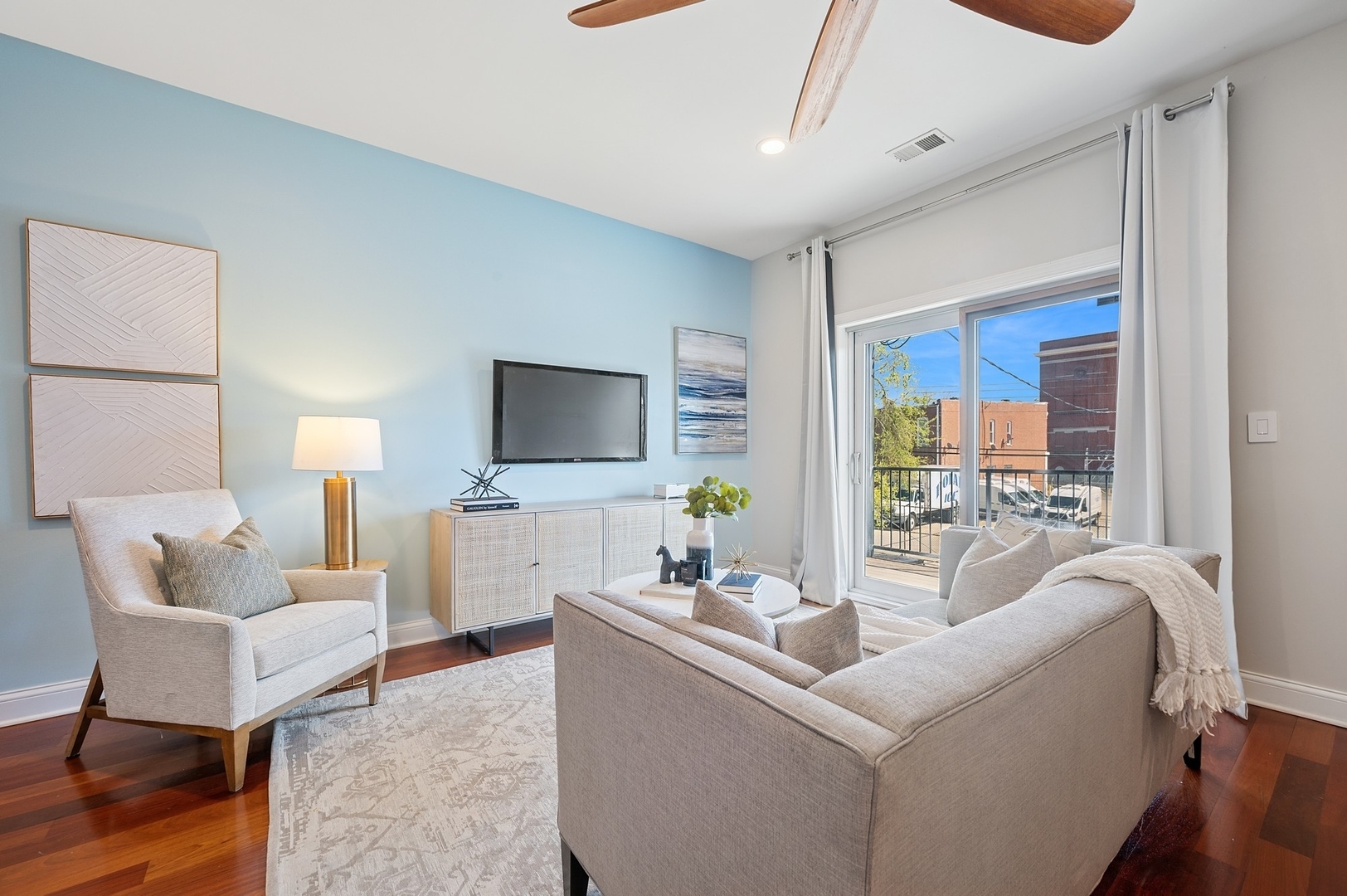 Property Photo: 2309 W 21st Street 2 IL 60608