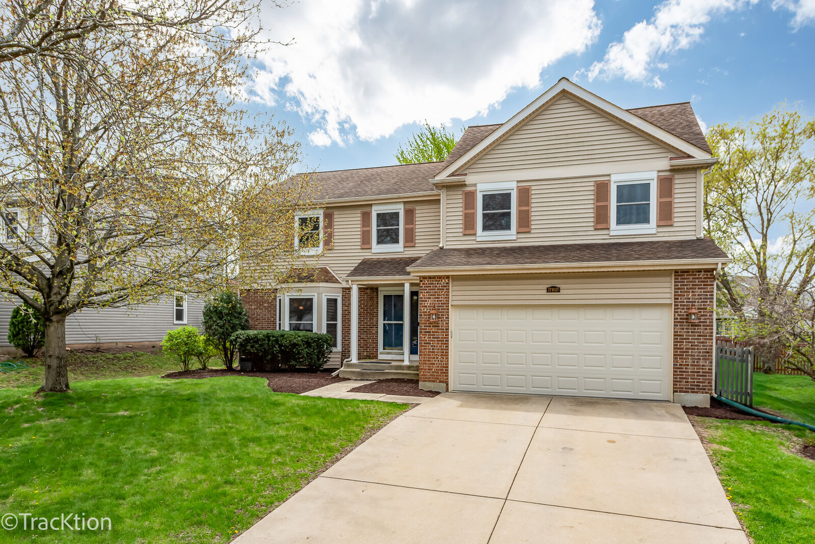 Property Photo:  27W137 Chestnut Lane  IL 60190 