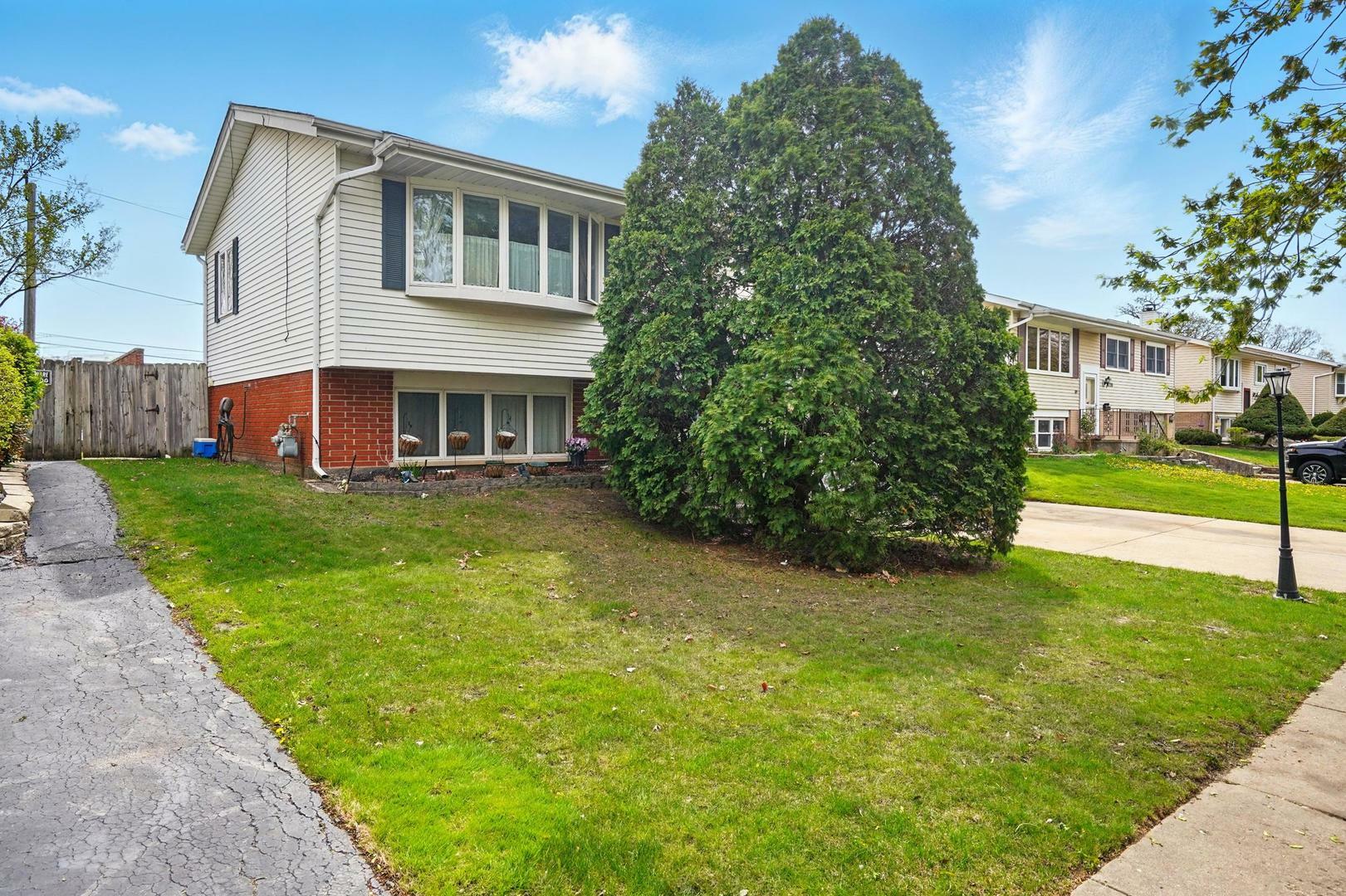 Property Photo: 8729 Willow Road IL 60457