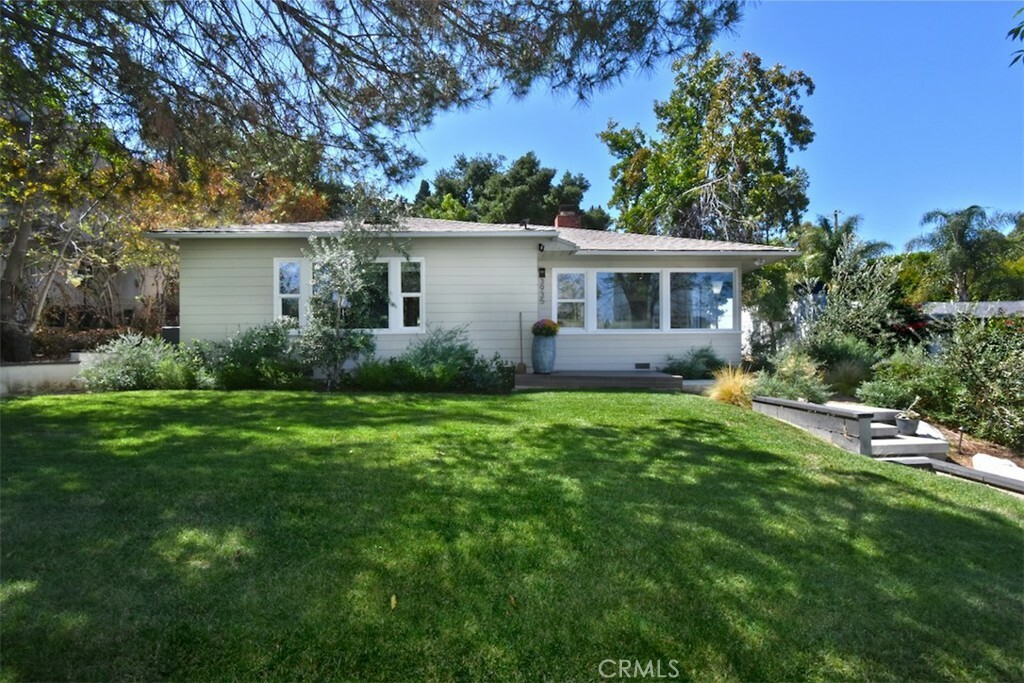 Property Photo: 3935 Kentucky Drive CA 90068