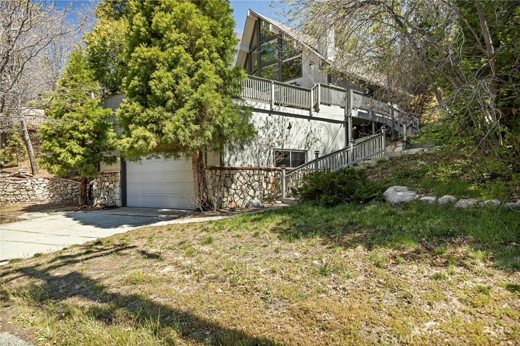 Property Photo: 735 Bishorn Drive CA 92352