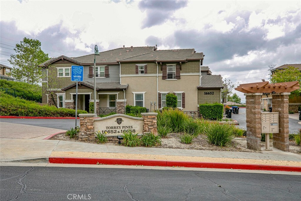 Property Photo: 16652 Nicklaus Drive 94 CA 91342