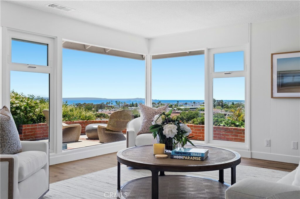 Property Photo:  1007 White Sails Way  CA 92625 