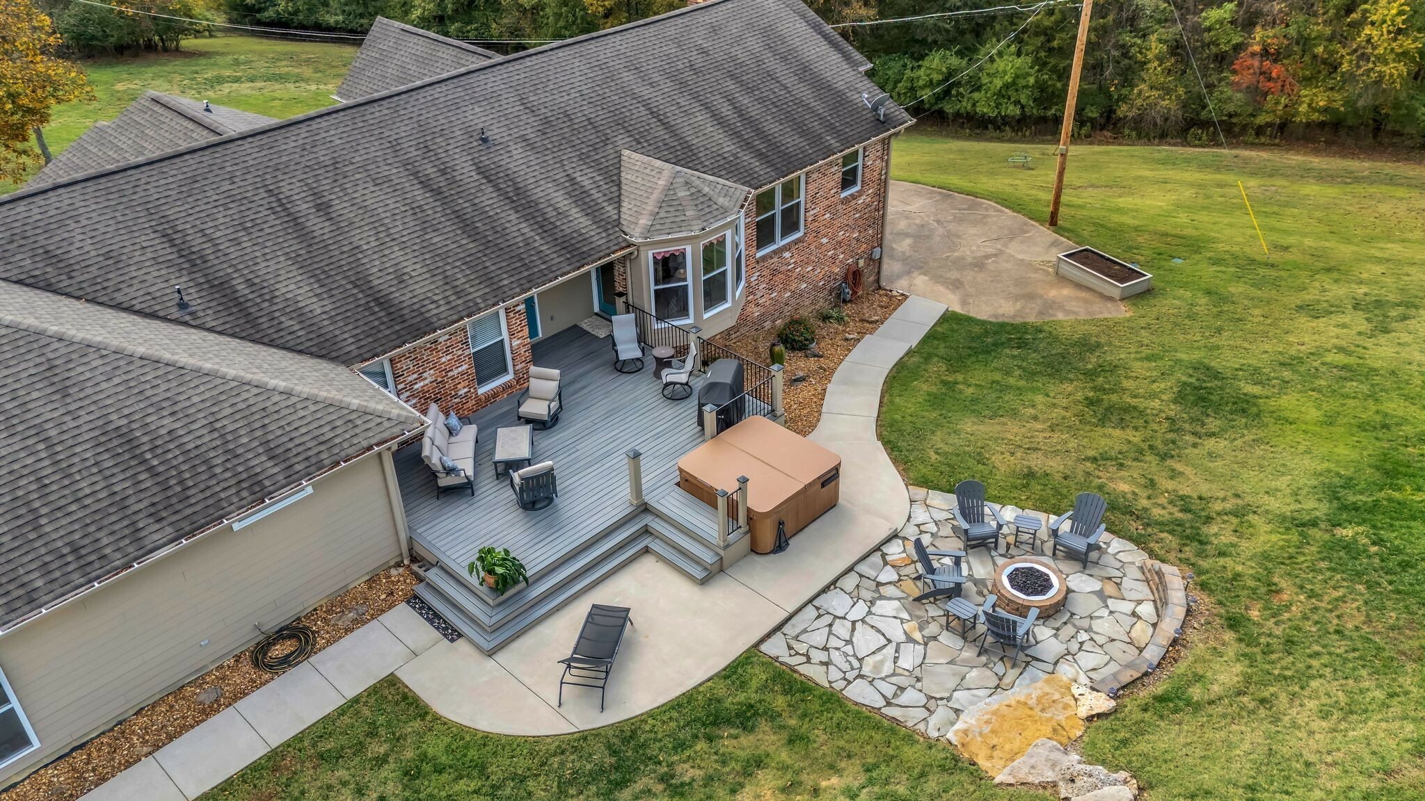 1035 Hillview Dr  Hendersonville TN 37075 photo