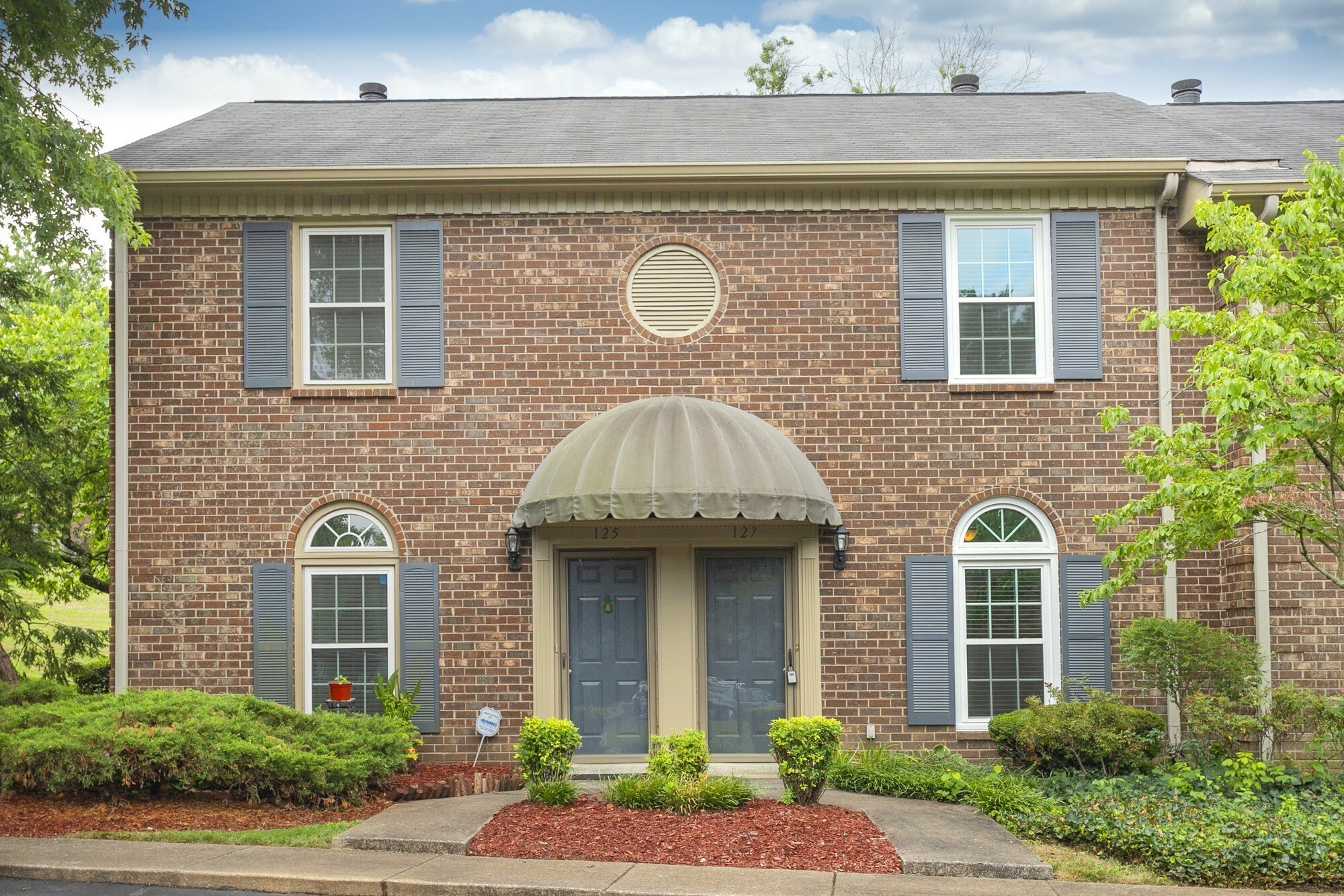 Property Photo: 127 Lakebrink Dr TN 37214