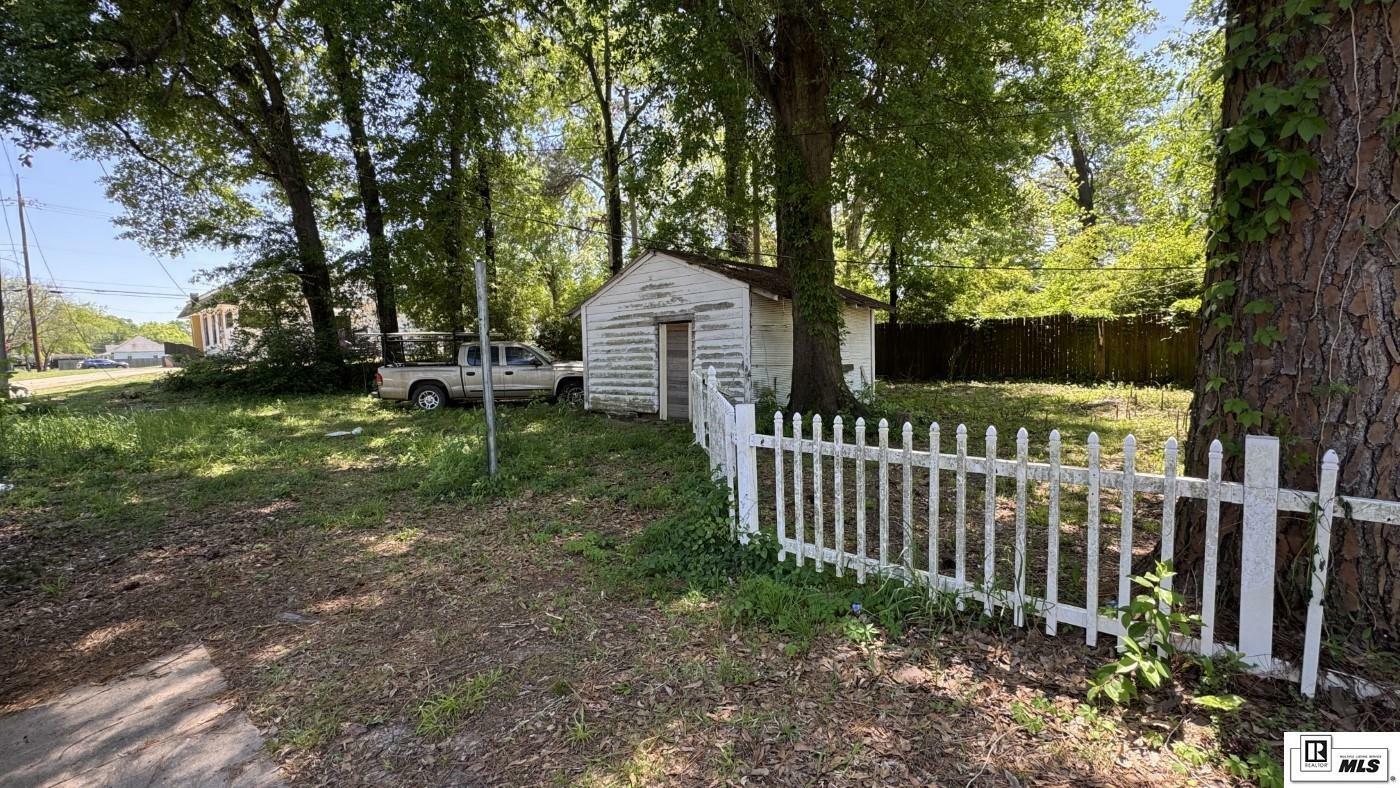 Property Photo:  100 Peach Street  LA 71202 