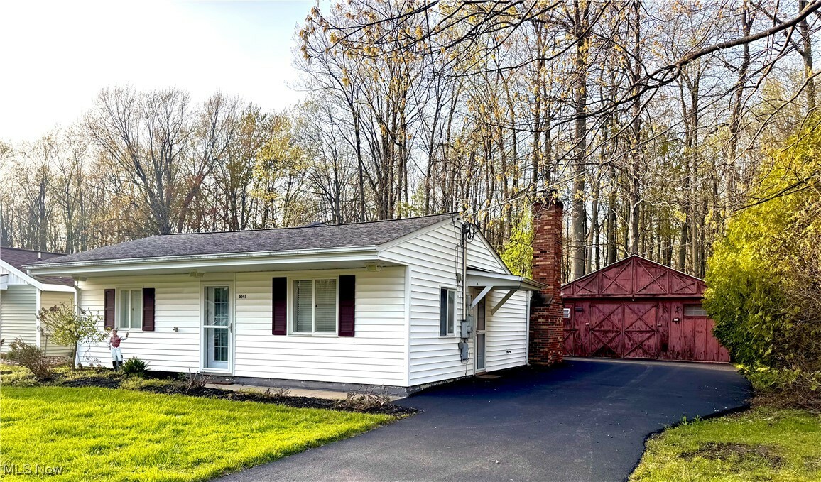 5141 University Drive  Geneva-on-the-Lake OH 44041 photo