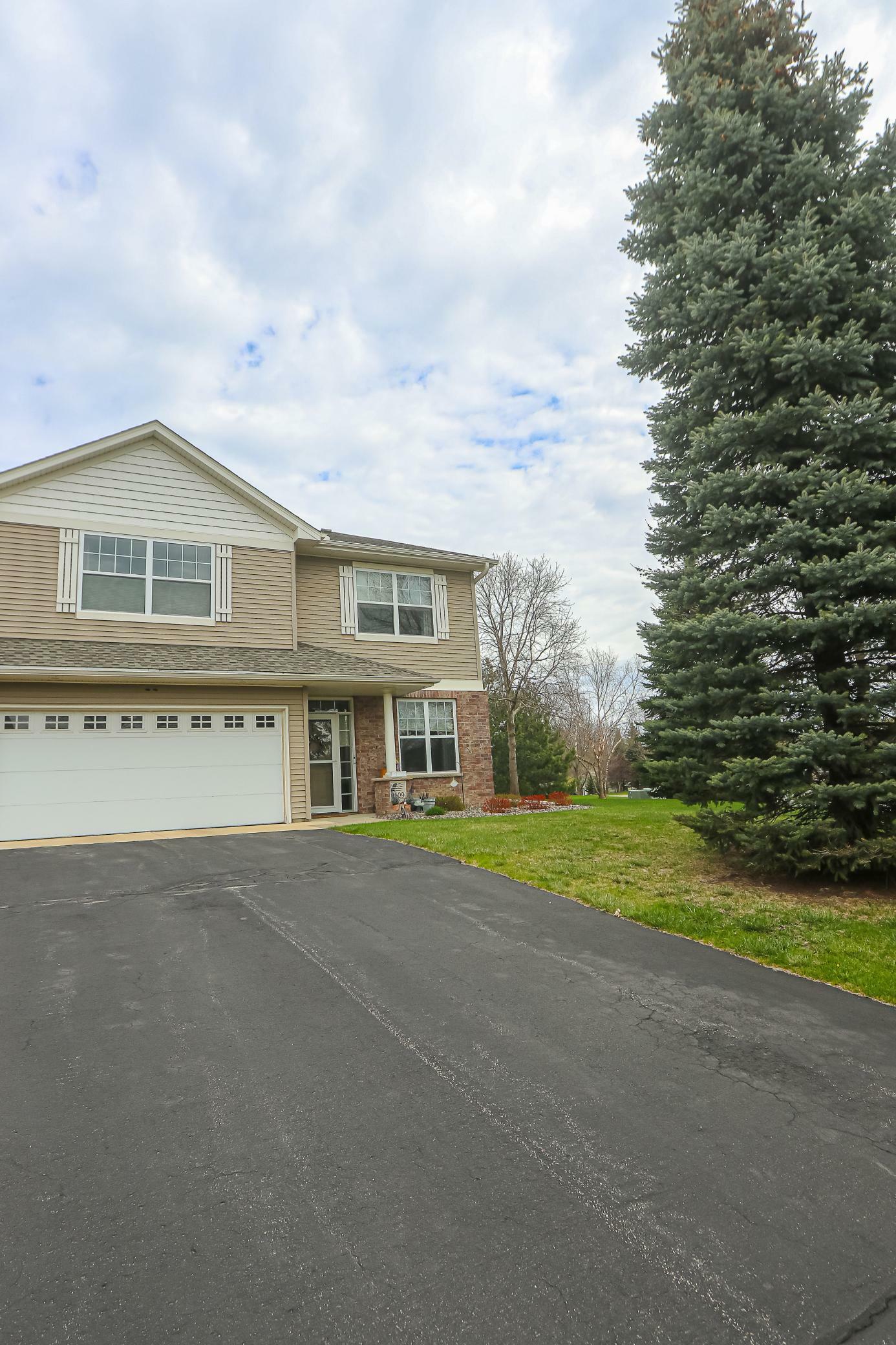 Property Photo: 1509 Independence Drive 806 MN 55057