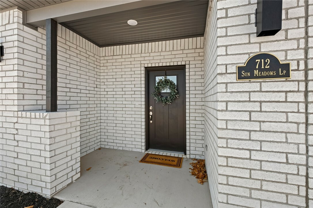 Property Photo:  712 Sun Meadows Loop  AR 72719 
