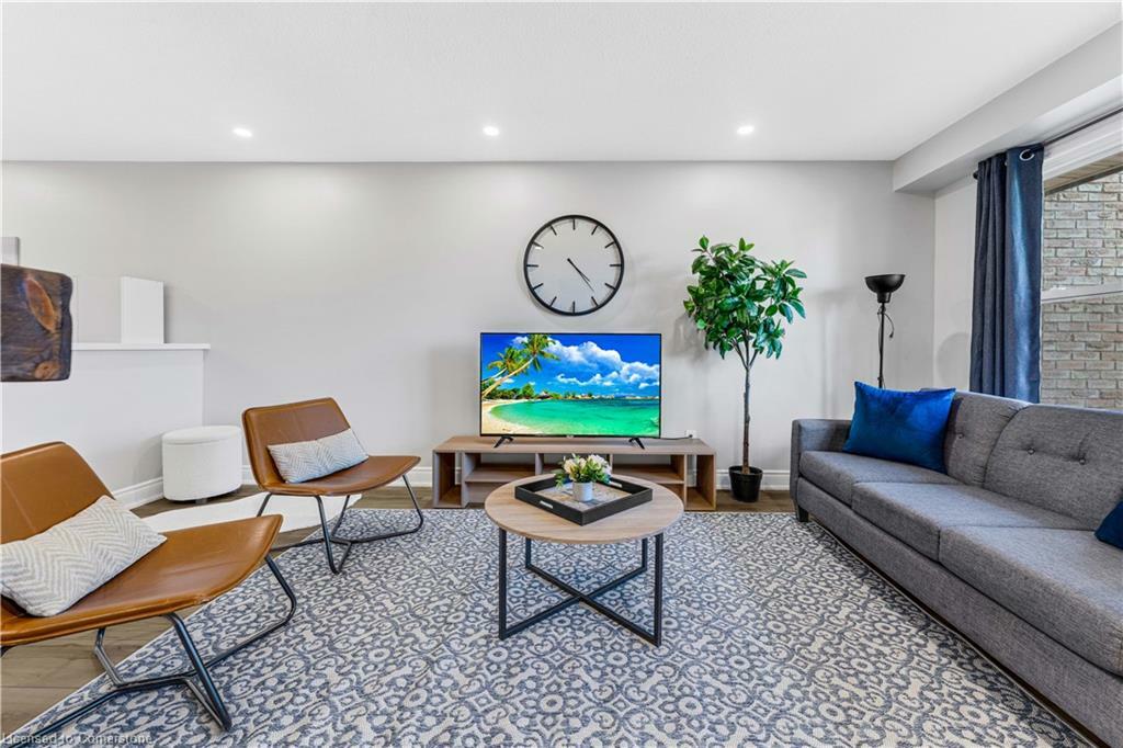 Property Photo: 2258 Manchester Drive ON L7P 3W2