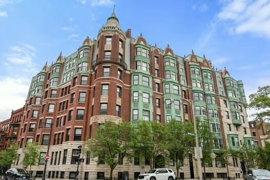 Property Photo: 4 Charlesgate East 604 MA 02215