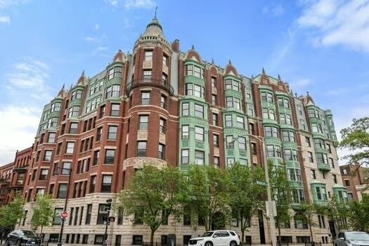 Property Photo:  4 Charlesgate East 604  MA 02215 