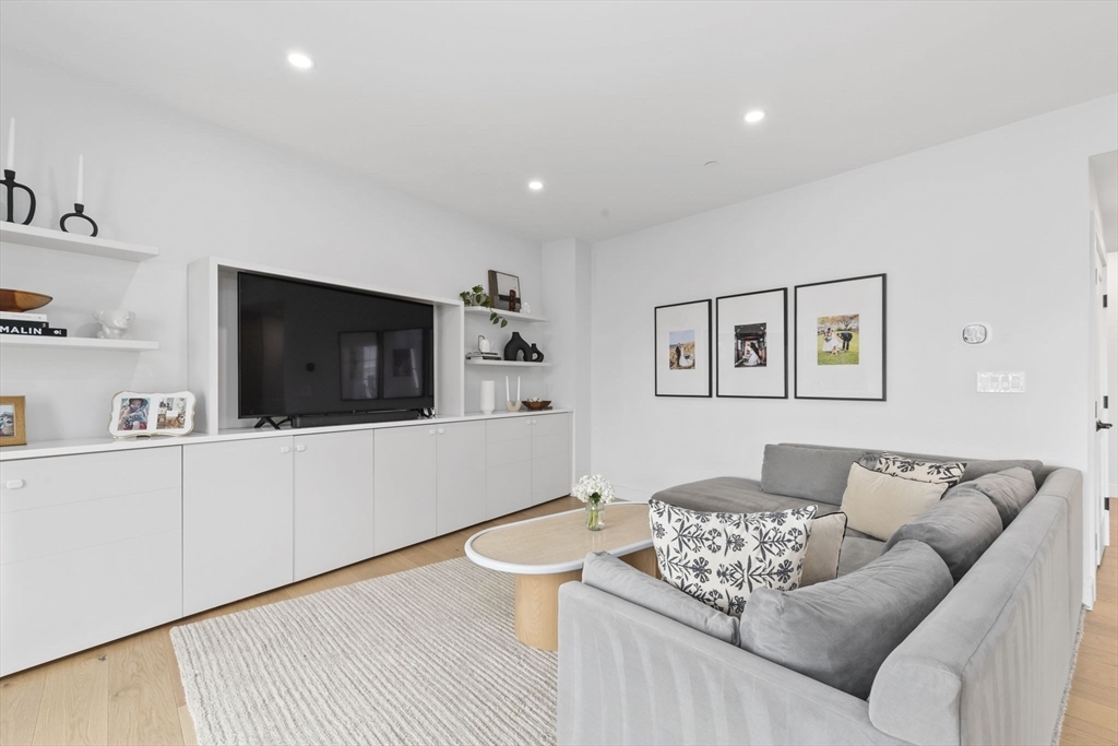 Property Photo: 4 Payne St 1 MA 02122